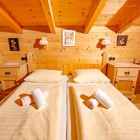 Magdalena Huette Chalet