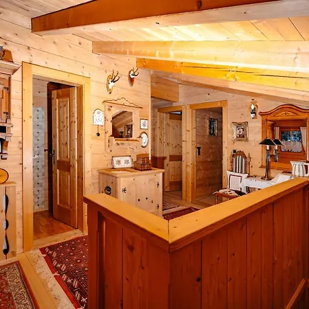 Magdalena Huette * Hippach